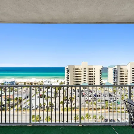 Laketown Wharf #1006 By Nautical Properties